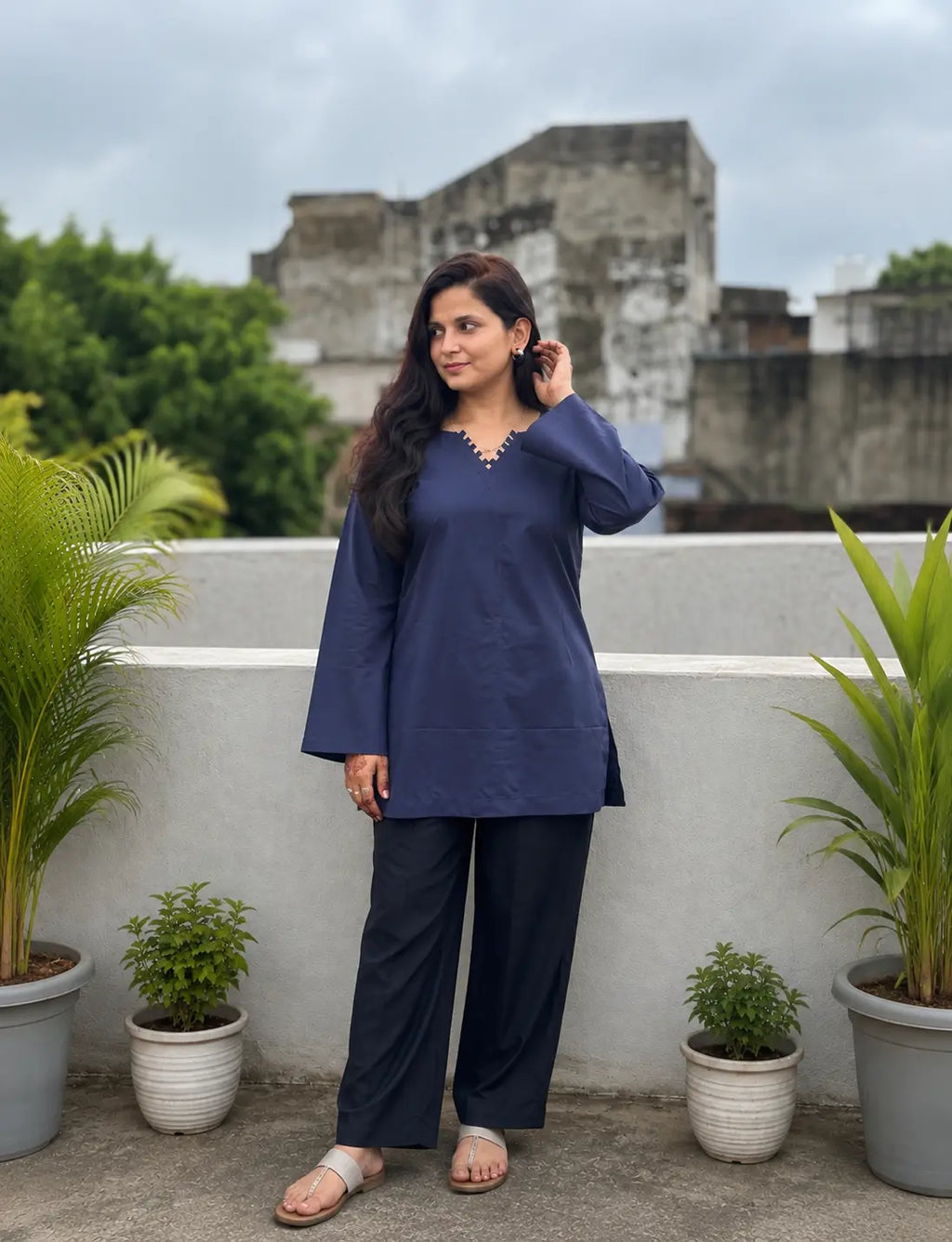 Nilofer V Neck Short Kurti